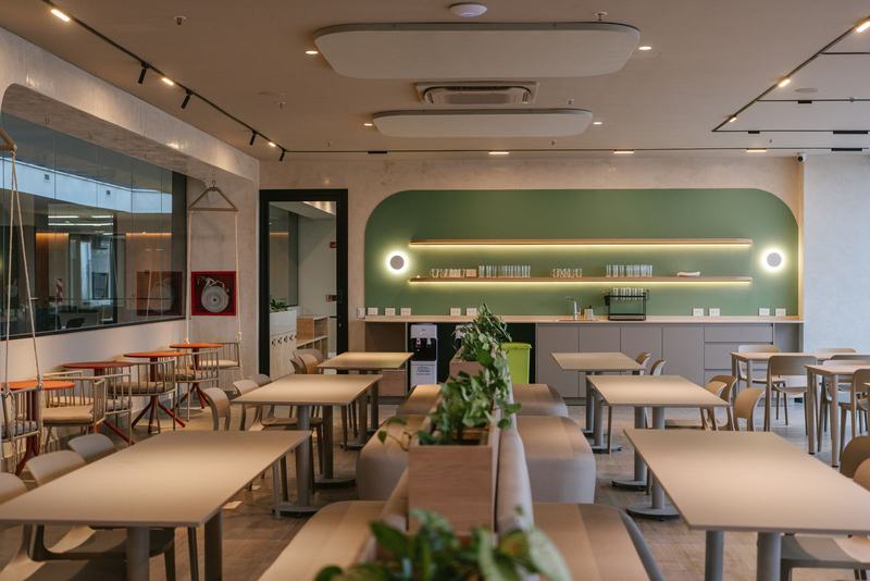 Comedor y coffee bar compartido de Foresta